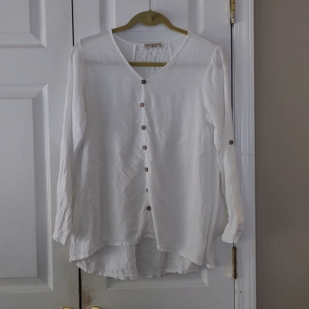 Terzo Millennio linen white hi low  faux button down long sleeve top  Sz S